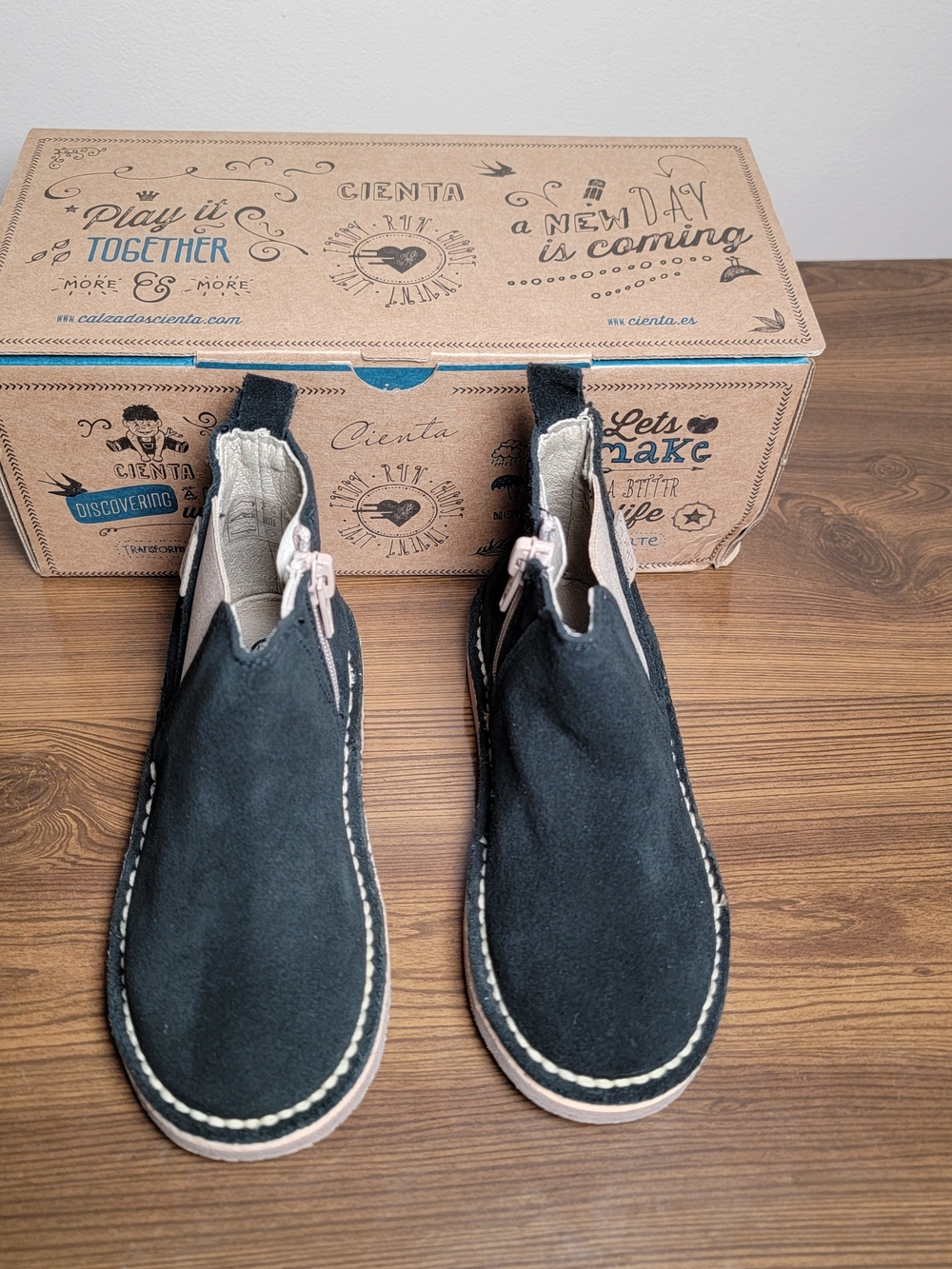 Cienta Kids Black Suede Side-Zip Ankle Boots - Size 7.5 Toddler